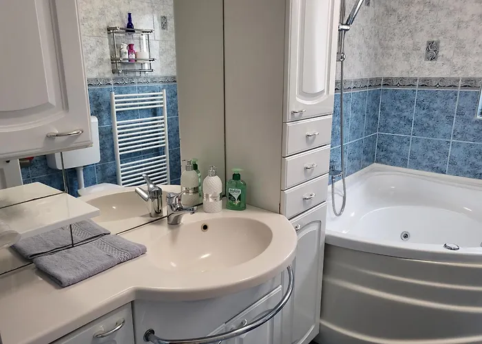 Liget Nyaralohaz Es Liget דירה